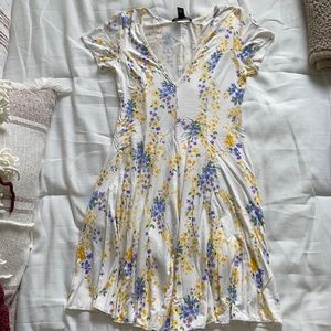 Forever21 sizeM white floral dress